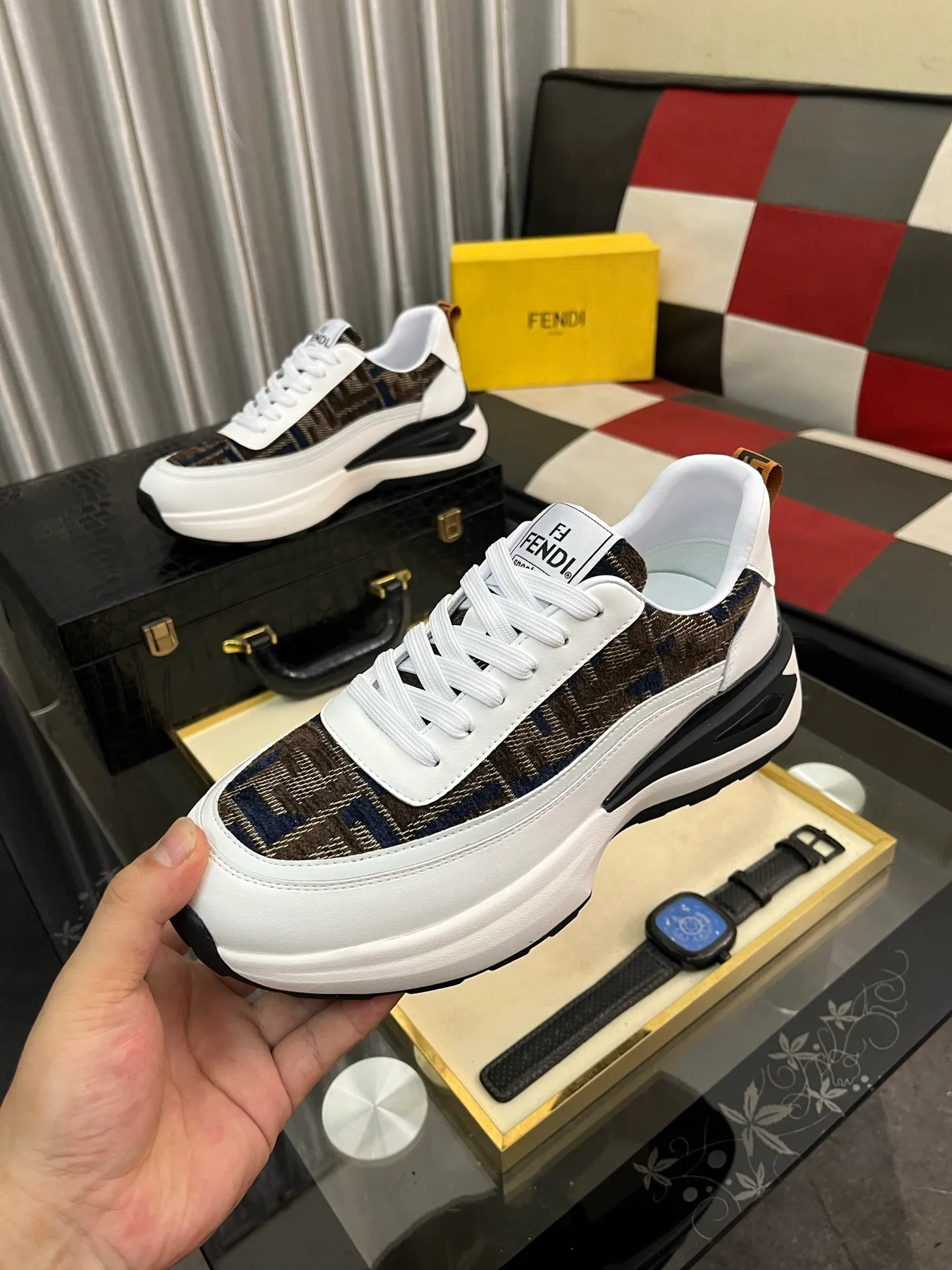 Men's shoes💰458⌚️⌚️[FENDI-FENDI] Classic men's casual shoes🔥New product nowadays, made of cowhide + breathable fabric, comfortable pigskin lining. The perfect last shape and generous and fashionable design have attracted the favor of many consumers. 🔥Number of sizes: 38-444️⃣Colors available